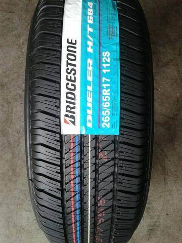 Lốp Xe Toyora Fortuner 265/65R17 Bridgestone Dueler H/T 684