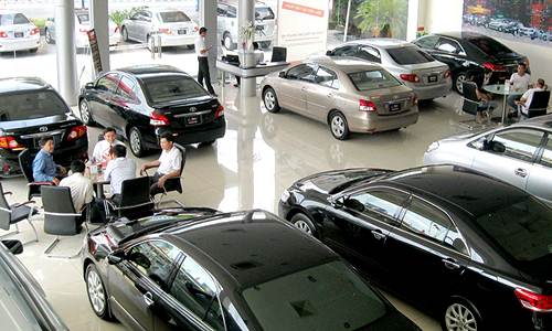 Các hãng ôtô hết xe để bán - chuyện chưa từng có ở Việt Nam 