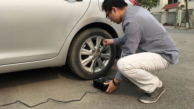 Đánh giá bơm điện Michelin sau 2 lần thủng lốp liên tiếp