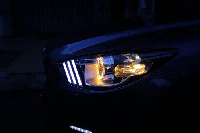 Độ đèn cho ô tô, tiềm ẩn nguy cơ xảy ra tai nạn khó lường