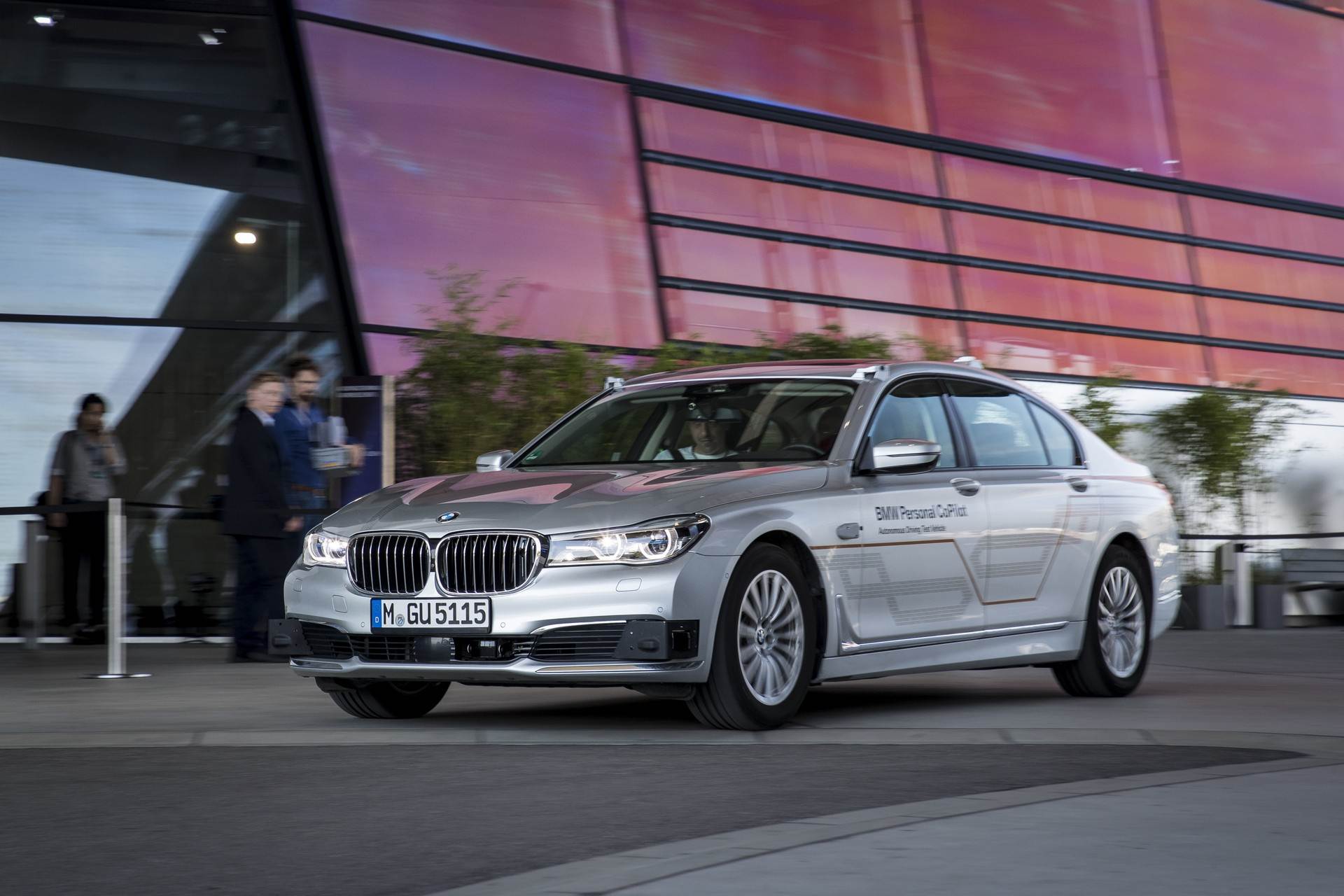 Dùng thử công nghệ tự lái trên BMW 7-Series 2020
