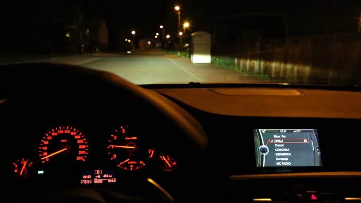 Lái ôtô buổi tối không bật đèn bị xử phạt ra sao