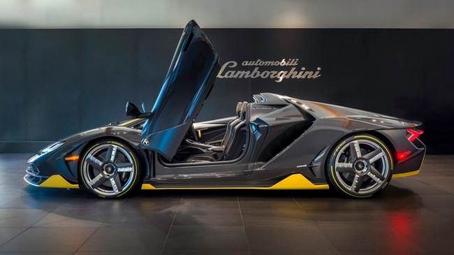 Lamborghini Centenario mui trần 2 triệu USD đầu tiên thế giới