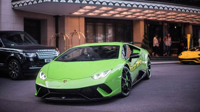 Lamborghini Huracan Performante đầu tiên lăn bánh tại London