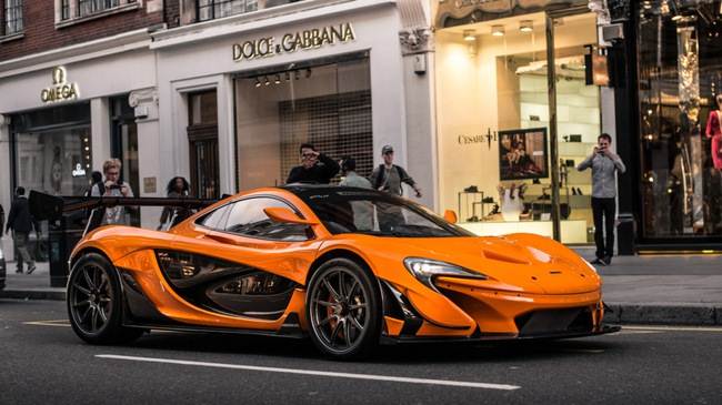 1 trong số 6 chiếc McLaren P1 LM được sản xuất trên thế giới bị bắt gặp tại London