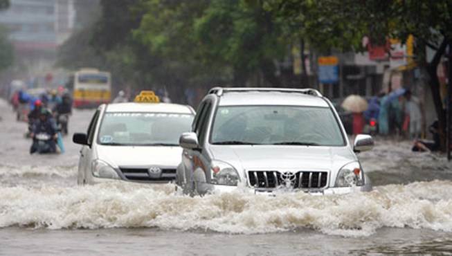 Ôtô bị ngập nước được cứu hộ như thế nào?