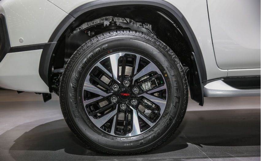 Cập nhật những mẫu mâm gắn Fortuner.