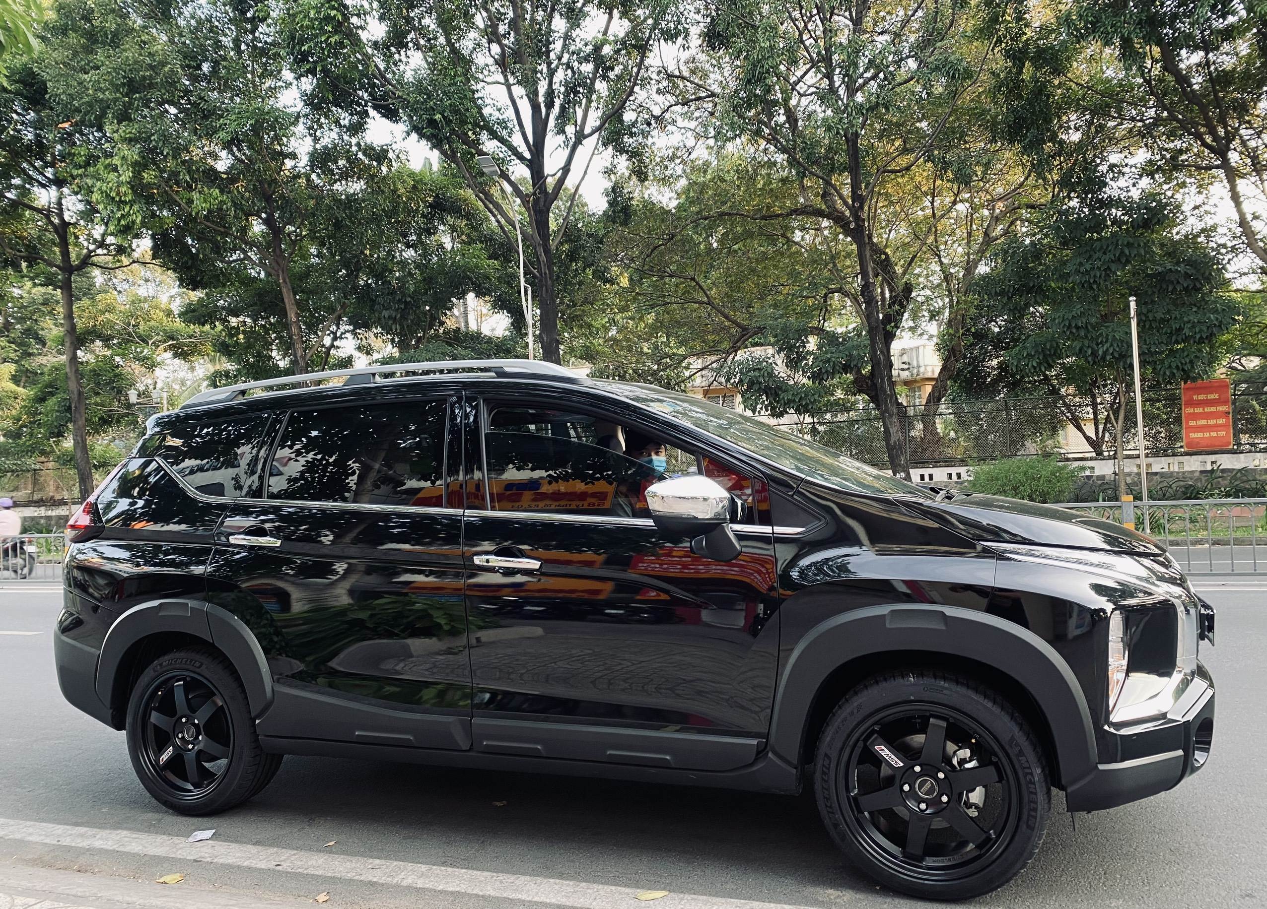 MITSUBISHI XPANDER lên dàn MÂM SSW THÁI LAN phong cách RAYS ALL BLACK |18 inch 5x114.3| Model:S379